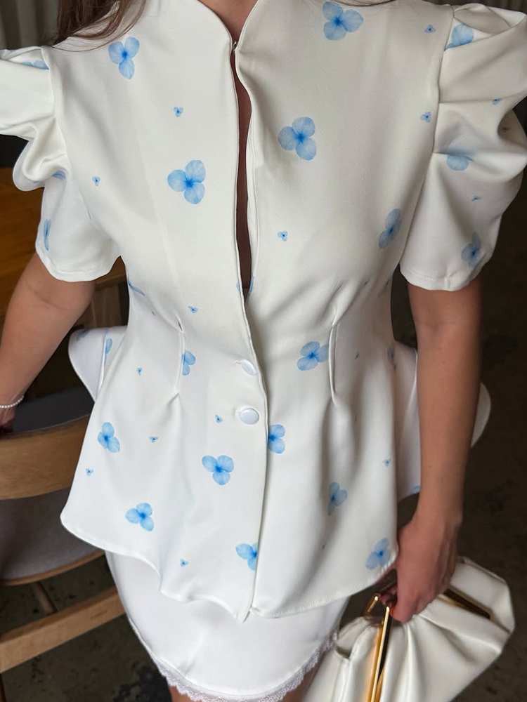Sewing V - Elegancka satynowa bluzka damska z kwiatowym