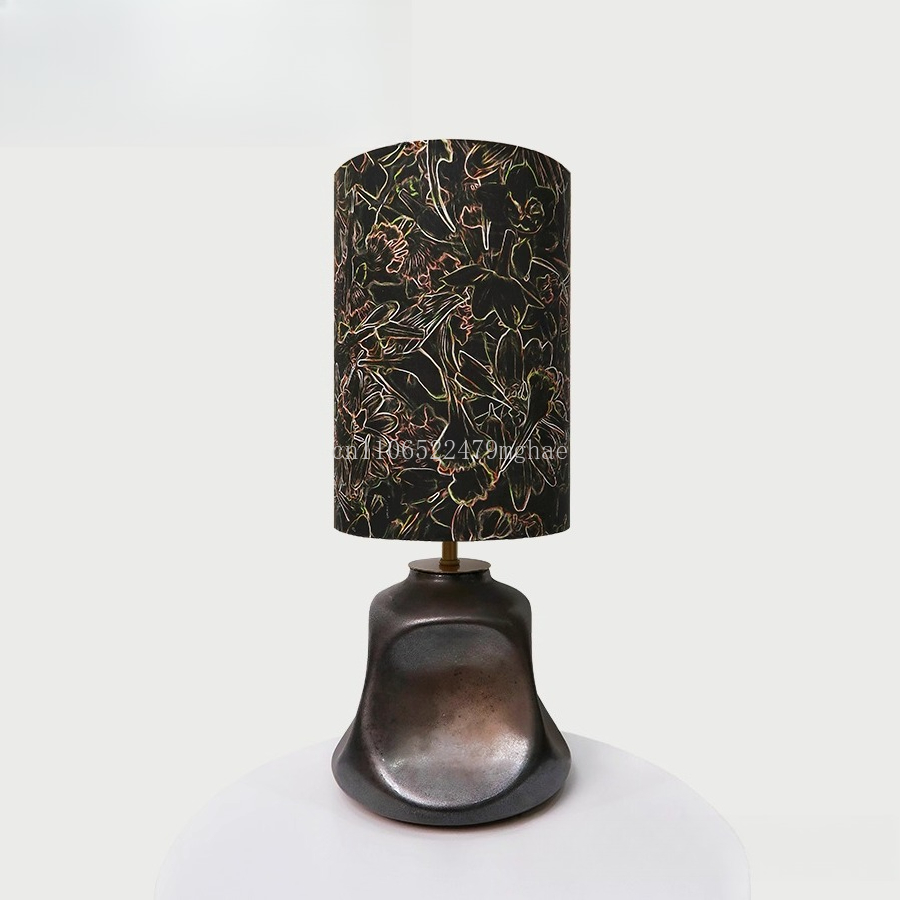 Century Textile & Sewing Supply Hours - Lampa stołowa z tkaniny Liberty w