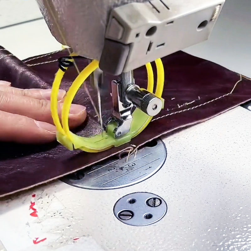 Nylonowa stopa z podwójnym pie – Leather Needle Heavy recenzja i cena